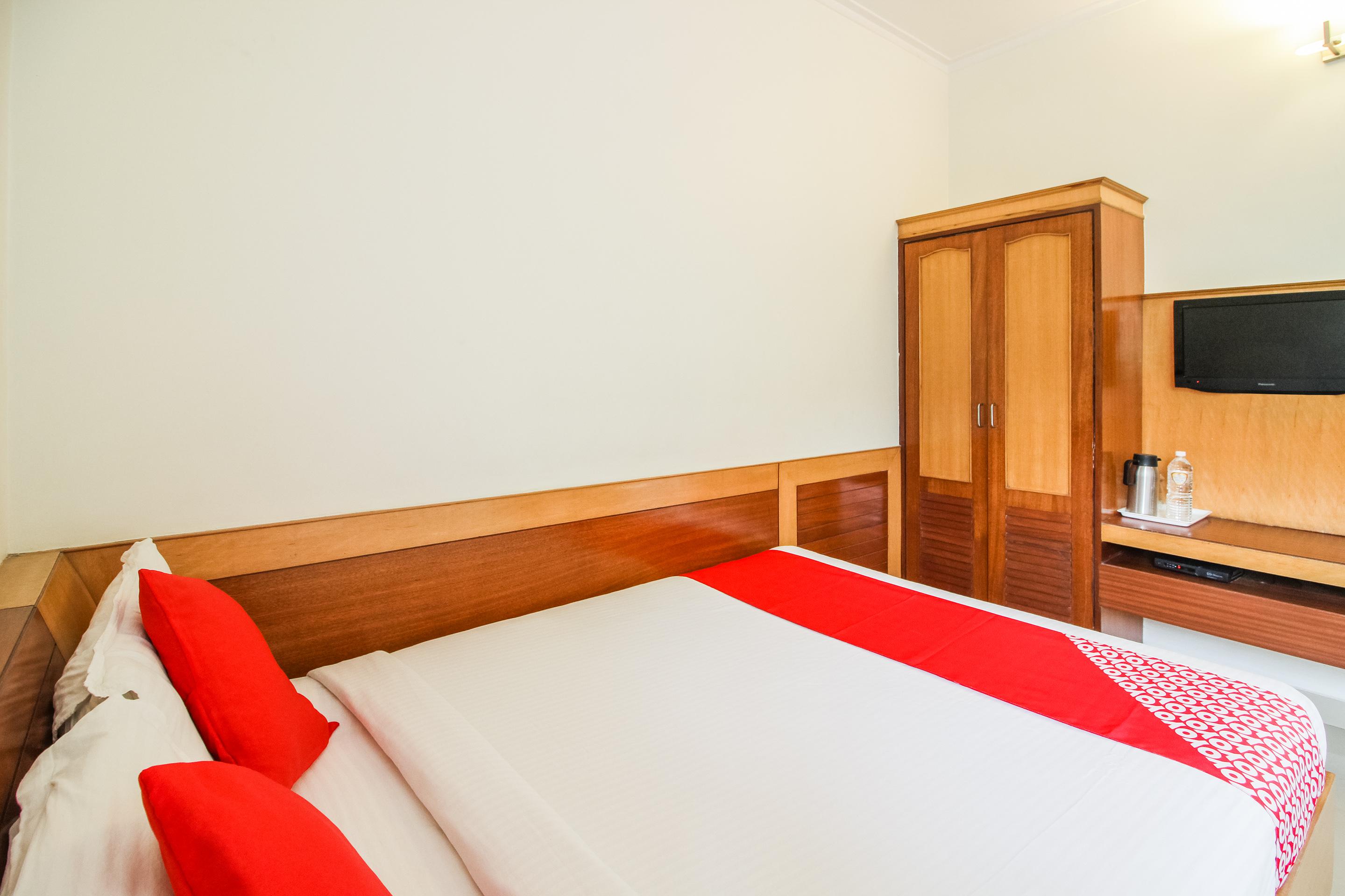 Hotel White Parrot Mysore Exteriör bild